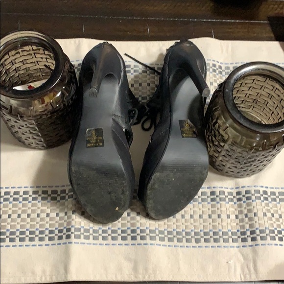 Black D Heels - Picture 3 of 4